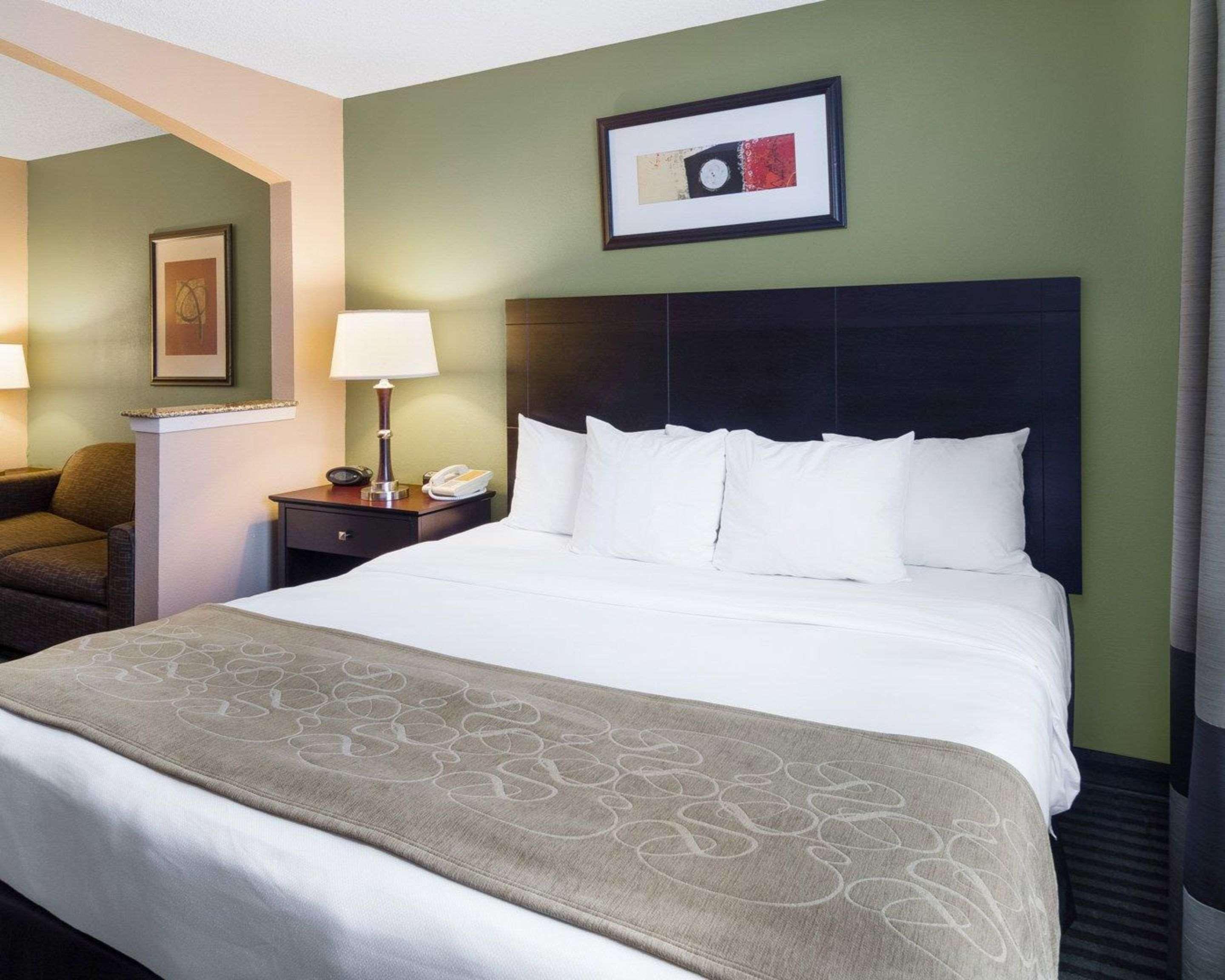 Quality Suites Irving-Las Colinas Exterior foto